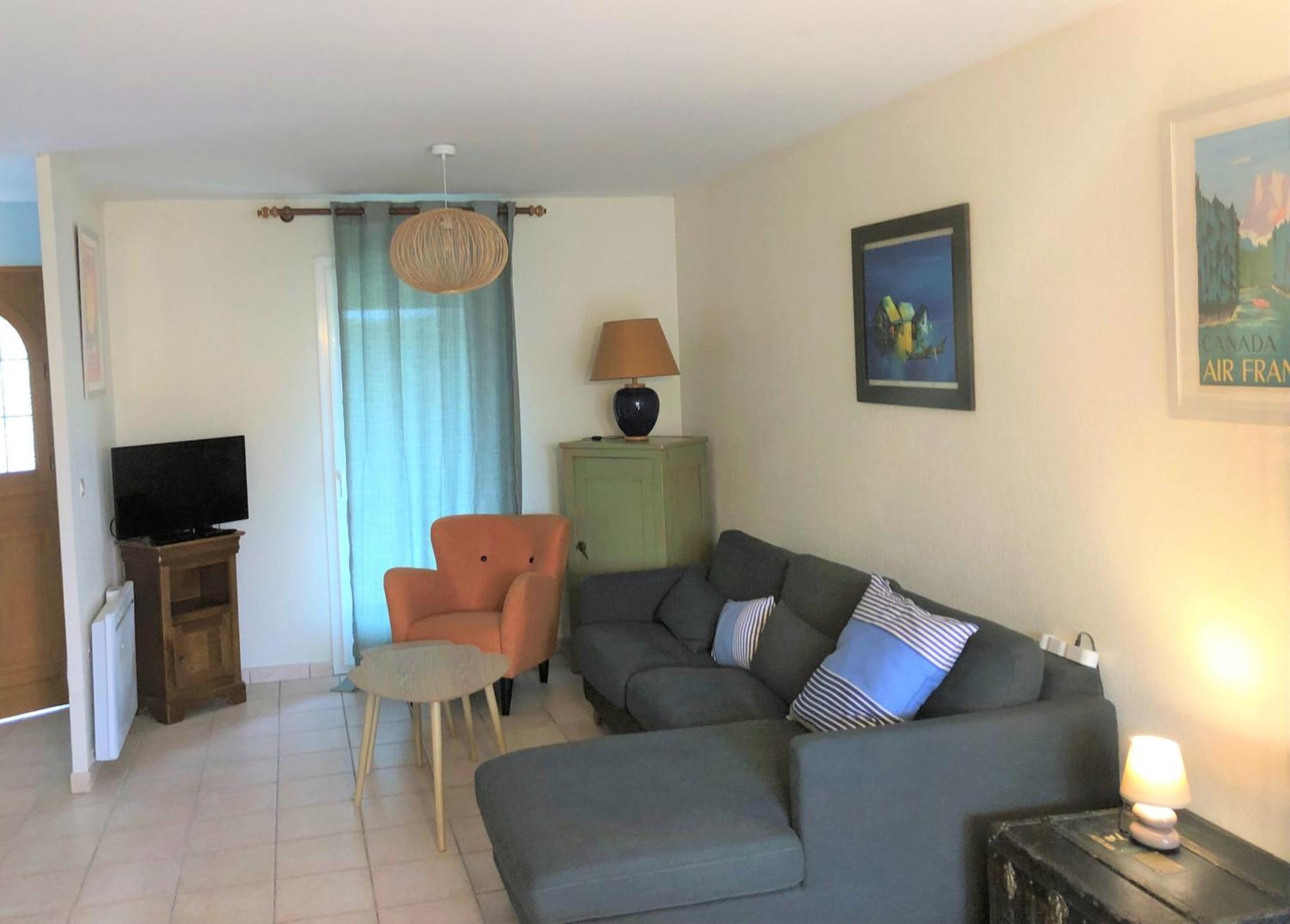 Agreable Maison Ensoleillee Avec Jardin Arbore Villa Le Chateau-d'Oleron Exterior photo
